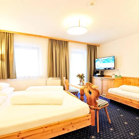 Garni Bellevue Hotel 4*