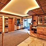 Garni Bellevue Hotel 4*