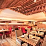 Hotel Garni Bellevue 4*