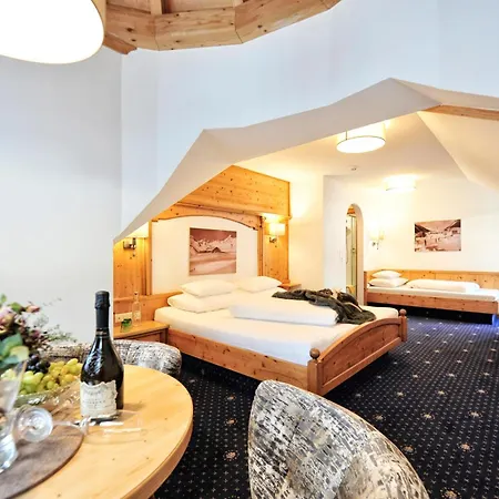 ホテル Garni Bellevue 4*