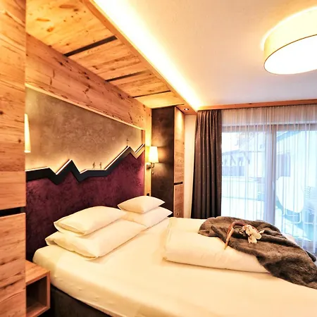 فندق Garni Bellevue 4*