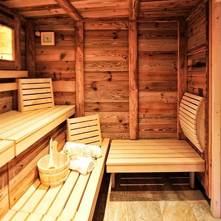 ホテル Garni Bellevue 4*