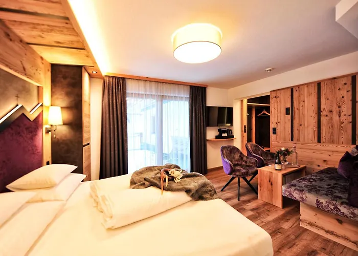 Garni Bellevue Hotel 4*