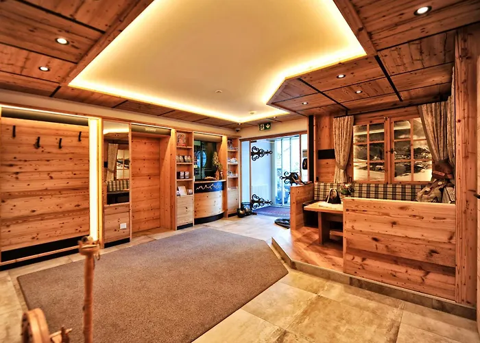 Garni Bellevue Hotel 4*