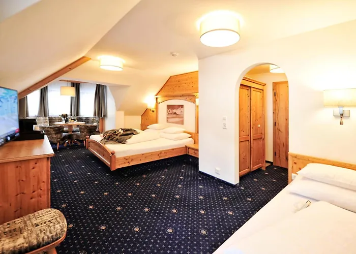 Garni Bellevue Hotel 4*